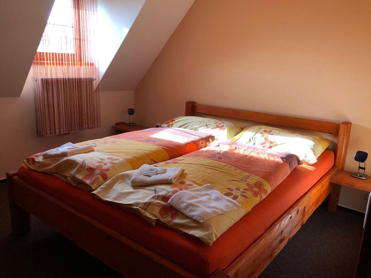 Penzion Kelt Hotel Zator Exterior photo